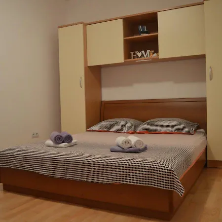 Mela Apartman *